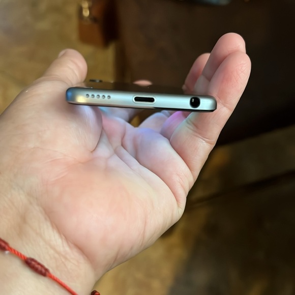 iPod touch $65 - Picture 7 of 8